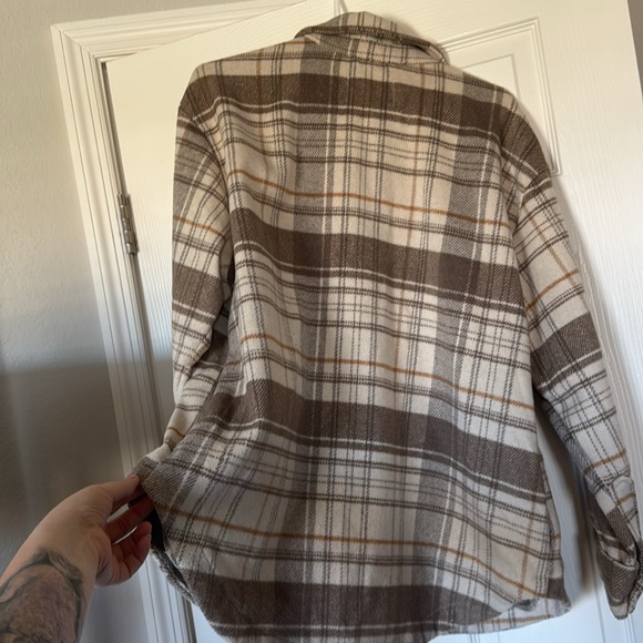 Women’s Shacket - Picture 4 of 4